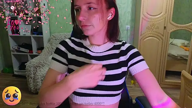 Snapshot of DanaMartina chatting on 02-25-25, 04:21 DanaMartina online show from 02-25-25, 04:21