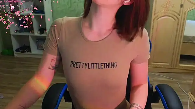 Snapshot of DanaMartina chatting on 03-03-25, 08:27 DanaMartina online show from 03-03-25, 08:27