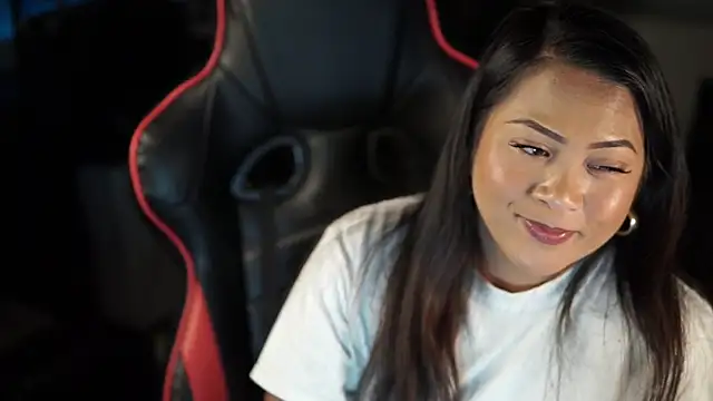 Snapshot of Bubbleliyah chatting on 12-13-24, 08:09 Bubbleliyah online show from 12-13-24, 08:09