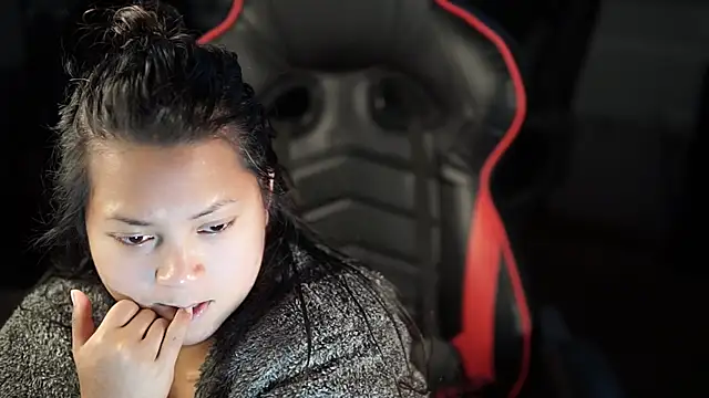 Snapshot of Bubbleliyah chatting on 12-15-24, 09:09 Bubbleliyah online show from 12-15-24, 09:09