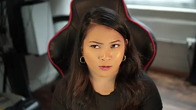 Snapshot of Bubbleliyah chatting on 12-19-24, 06:45 Bubbleliyah online show from 12-19-24, 06:45