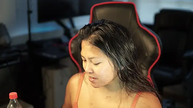 Snapshot of Bubbleliyah chatting on 01-03-25, 04:27 Bubbleliyah online show from 01-03-25, 04:27