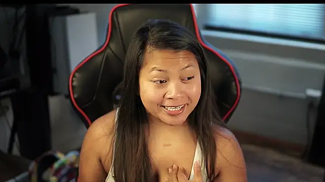 Snapshot of Bubbleliyah chatting on 01-14-25, 02:43 Bubbleliyah online show from 01-14-25, 02:43