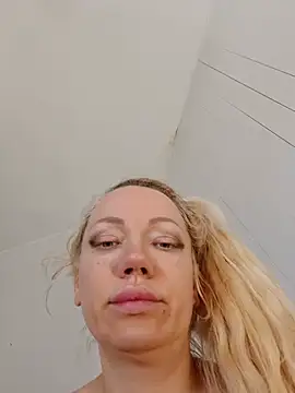 Snapshot of SofiaJoy chatting on 07-08-26, 02:43 SofiaJoy online show from 07-08-26, 02:43