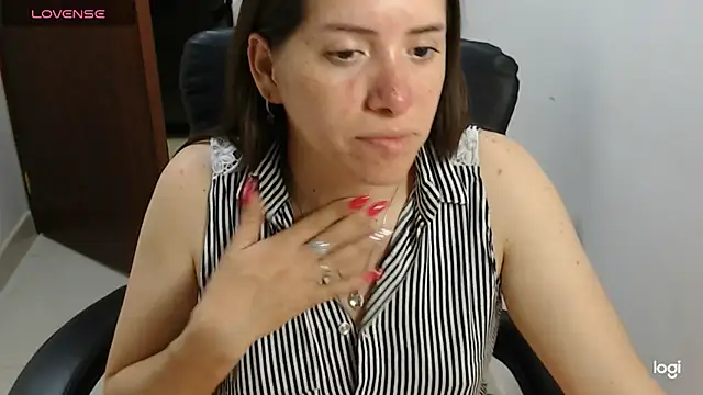 Snapshot of spicey_latina chatting on 07-20-26, 11:29 spicey latina online show from 07-20-26, 11:29