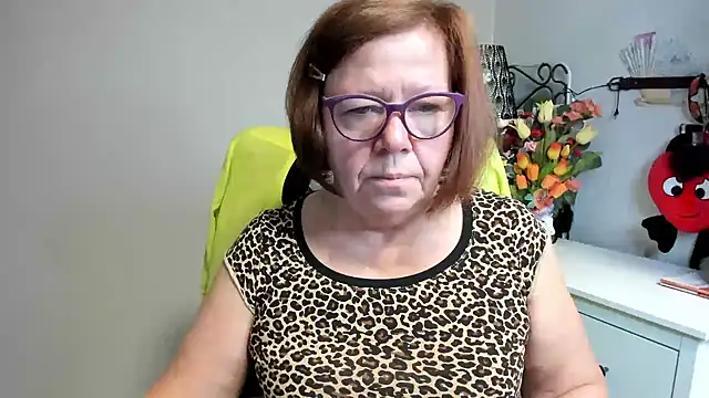 Adelewildx online show from 06-12-26, 03:16