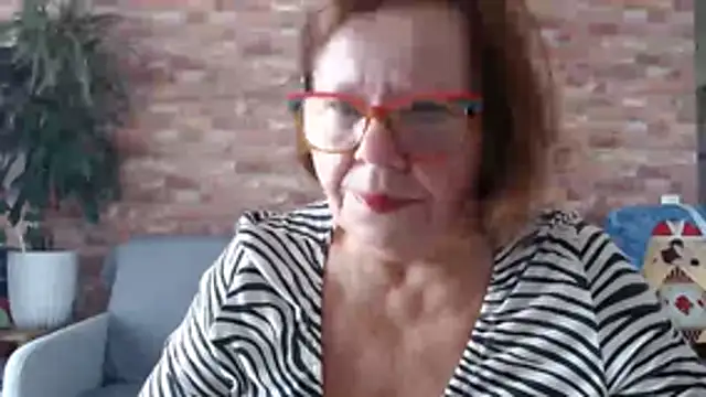 Adelewildx online show from 06-13-26, 10:57