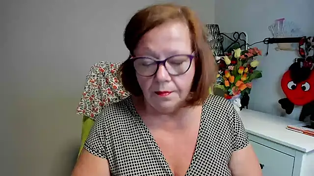 Adelewildx online show from 06-25-26, 05:12