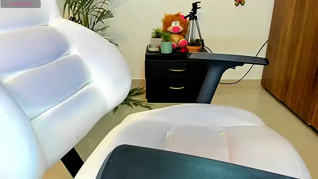 darsha sahu online show from 02-25-25, 05:19