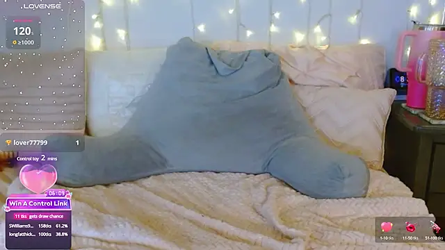 Snapshot of Cateycakes chatting on 12-29-24, 02:31 Cateycakes online show from 12-29-24, 02:31