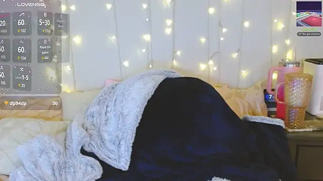 Snapshot of Cateycakes chatting on 02-12-25, 01:41 Cateycakes online show from 02-12-25, 01:41
