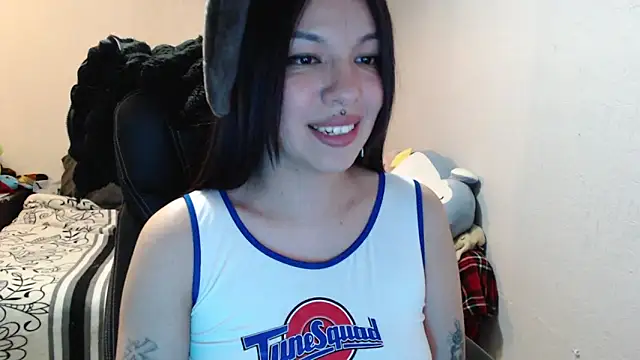 Snapshot of babyakem chatting on 06-13-26, 03:37 babyakem online show from 06-13-26, 03:37