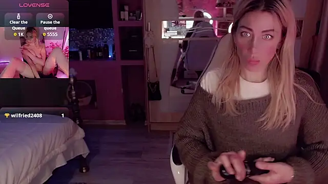 AnnieGOld  online show from 01-12-26, 10:48