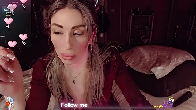 AnnieGOld  online show from 02-15-26, 08:02