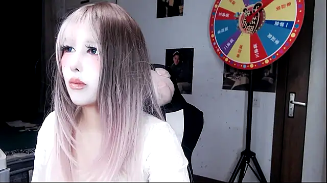 Snapshot of candy_cola chatting on 02-16-25, 01:25 candy cola online show from 02-16-25, 01:25