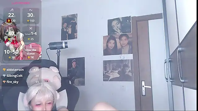 Snapshot of candy_cola chatting on 10-12-25, 05:45 candy cola online show from 10-12-25, 05:45