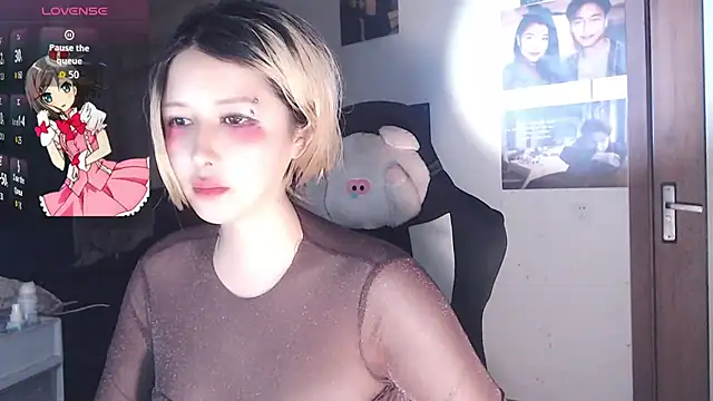 Snapshot of candy_cola chatting on 10-18-25, 11:49 candy cola online show from 10-18-25, 11:49