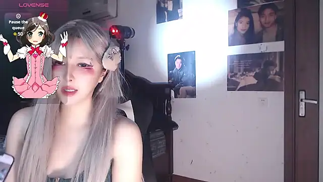Snapshot of candy_cola chatting on 10-20-25, 06:25 candy cola online show from 10-20-25, 06:25