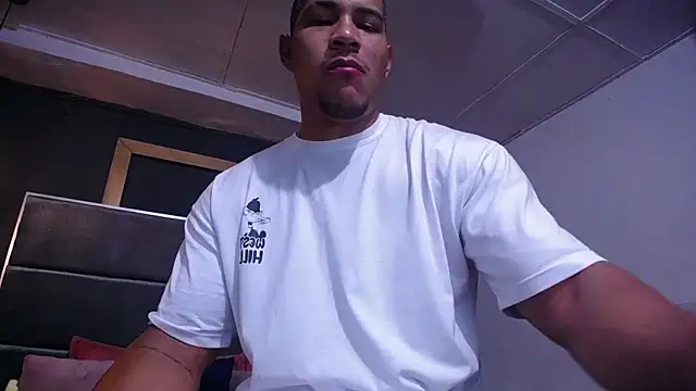 Snapshot of teddyfit19cm chatting on 06-10-26, 01:10 teddyfit19cm online show from 06-10-26, 01:10
