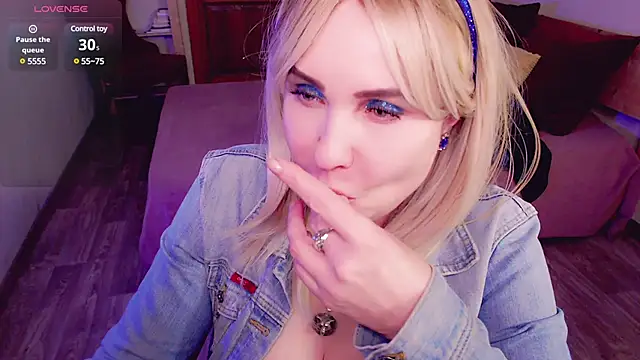 Snapshot of _unique_cam_ chatting on 03-15-25, 07:53  unique cam  online show from 03-15-25, 07:53