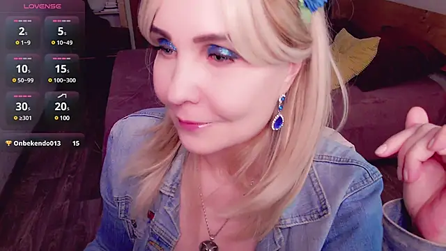 Snapshot of _unique_cam_ chatting on 03-15-25, 02:01  unique cam  online show from 03-15-25, 02:01