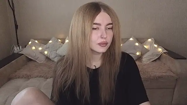 ViolettaLopez online show from 10-25-25, 12:45