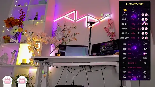 Elena-Marilyn online show from 11-21-25, 08:51