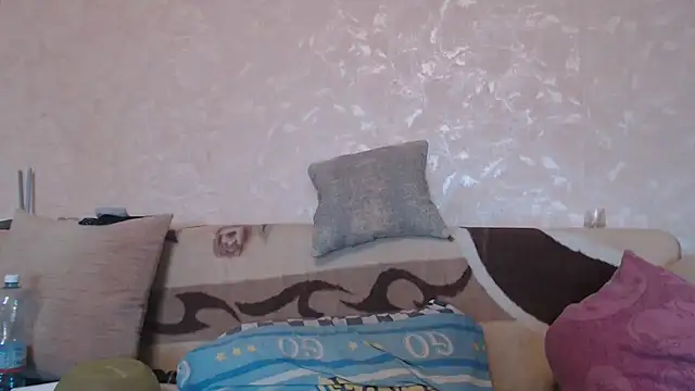 Snapshot of Amy_August chatting on 10-07-25, 06:32 Amy August online show from 10-07-25, 06:32