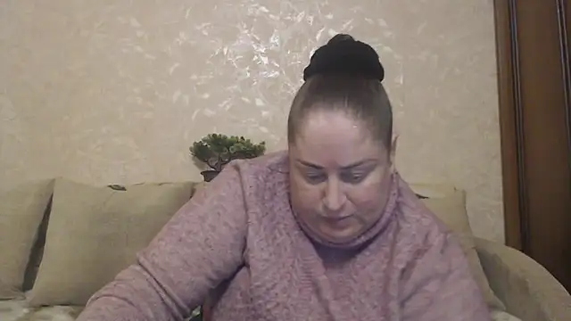 Amy August online show from 04-08-26, 05:57