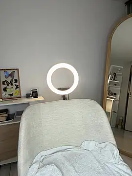 Veronica ar online show from 04-13-26, 03:56