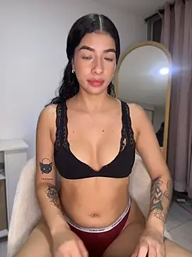 Snapshot of Veronica_ar chatting on 05-28-26, 02:42 Veronica ar online show from 05-28-26, 02:42