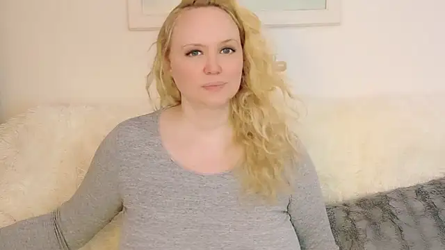 Snapshot of Sarah4you chatting on 04-02-26, 04:59 Sarah4you online show from 04-02-26, 04:59