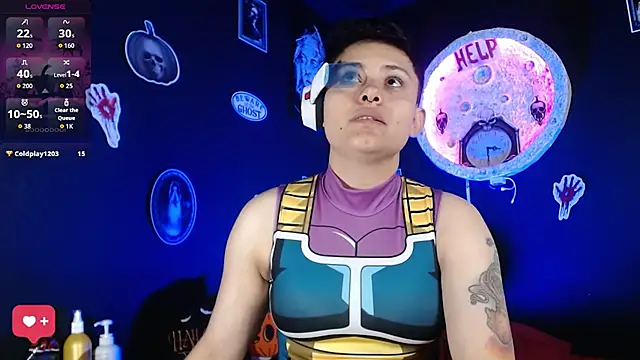 girl intense444 online show from 10-31-25, 12:50