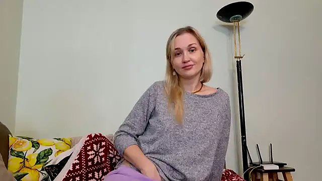 ModelEva online show from 11-30-25, 10:30