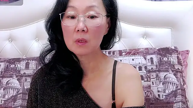 Asian legs online show from 12-21-25, 11:39