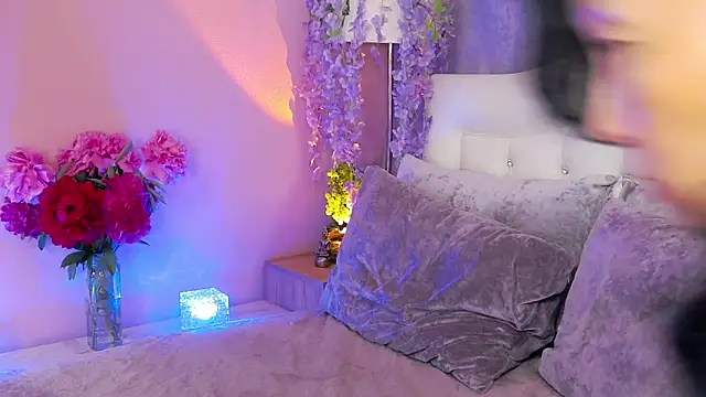Snapshot of Asian_legs chatting on 06-27-26, 09:58 Asian legs online show from 06-27-26, 09:58