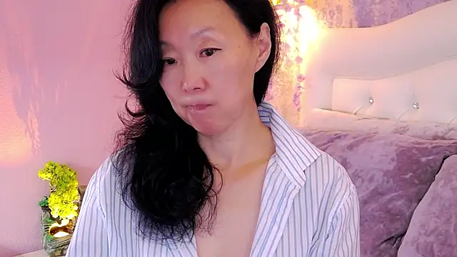 Snapshot of Asian_legs chatting on 07-05-26, 10:44 Asian legs online show from 07-05-26, 10:44