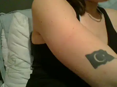 Snapshot of geilmeisje98 chatting on 12-02-24, 04:42 geilmeisje98 online show from 12-02-24, 04:42