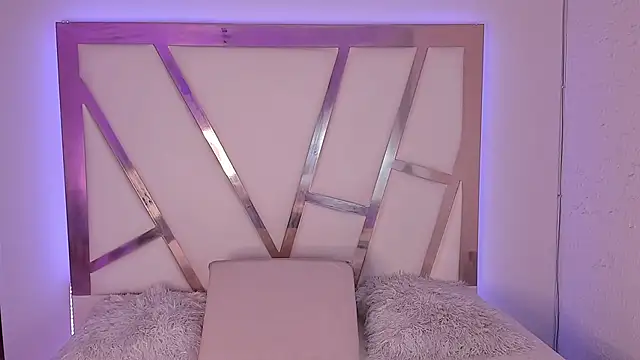 PaulinaBelushi online show from 01-15-25, 02:06