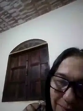 Snapshot of catdool chatting on 01-18-25, 11:44 catdool online show from 01-18-25, 11:44