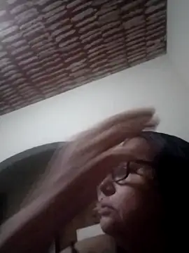 Snapshot of catdool chatting on 03-04-25, 11:22 catdool online show from 03-04-25, 11:22