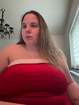 AureliaWinter online show from 12-17-25, 09:04