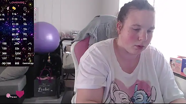 Snapshot of AureliaWinter chatting on 06-15-26, 03:58 AureliaWinter online show from 06-15-26, 03:58