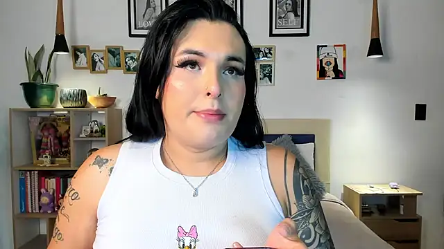 Snapshot of naty_pink chatting on 03-10-26, 04:12 naty pink online show from 03-10-26, 04:12