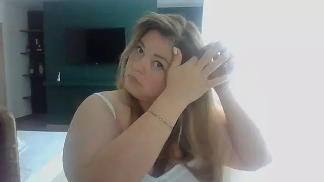 Snapshot of cute__cherry chatting on 08-09-26, 01:05 cute cherry online show from 08-09-26, 01:05