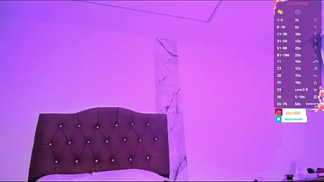 Snapshot of alysson_18 chatting on 10-06-25, 01:08 alysson 18 online show from 10-06-25, 01:08