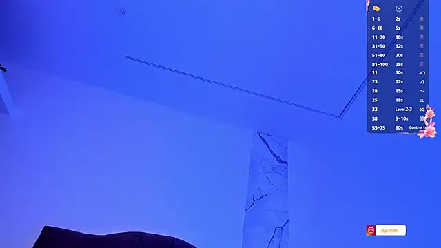 Snapshot of alysson_18 chatting on 11-14-25, 01:10 alysson 18 online show from 11-14-25, 01:10