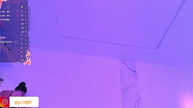 Snapshot of alysson_18 chatting on 11-20-25, 01:11 alysson 18 online show from 11-20-25, 01:11