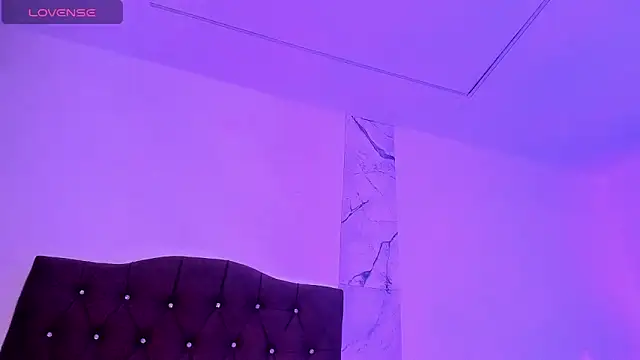 Snapshot of alysson_18 chatting on 11-28-25, 01:25 alysson 18 online show from 11-28-25, 01:25