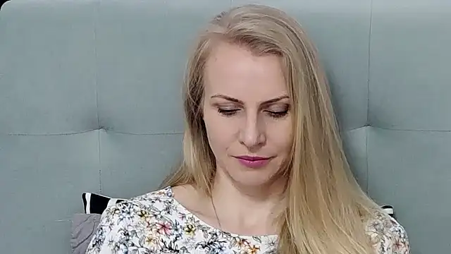 K  Adrienne online show from 04-20-26, 05:10